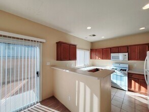 1013 Shades End Ave in North Las Vegas, NV - Building Photo - Building Photo