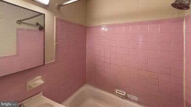 2122 Granite St, Unit 1 in Philadelphia, PA - Building Photo - Building Photo
