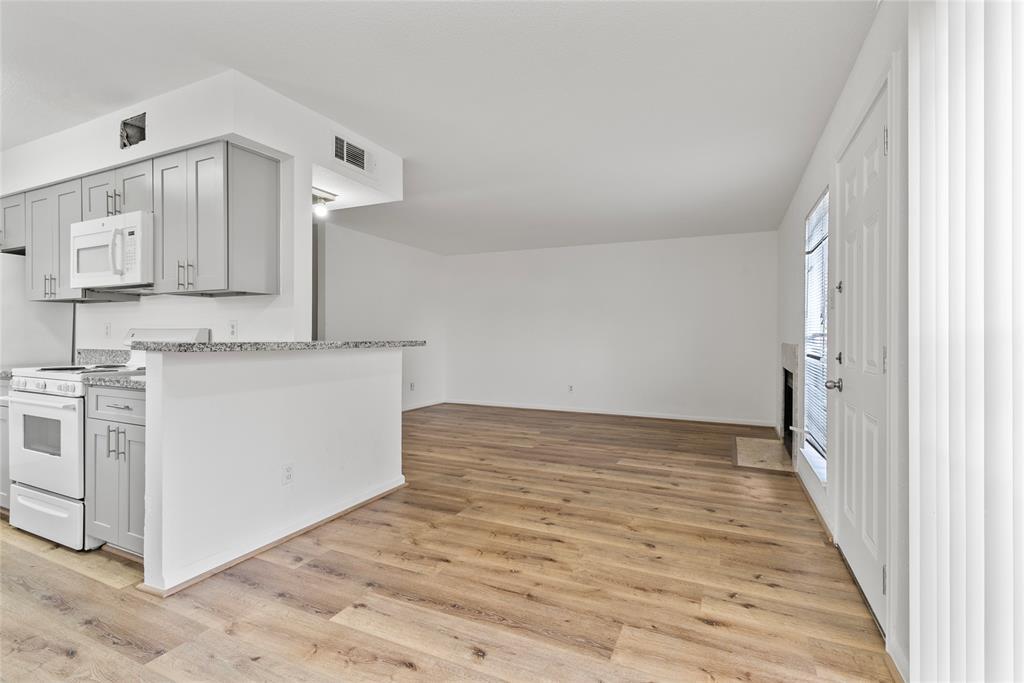 6500 Sands Point Dr in Houston, TX - Building Photo