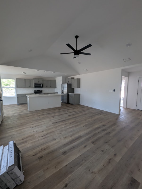 913 Olive St in Jourdanton, TX - Building Photo - Building Photo