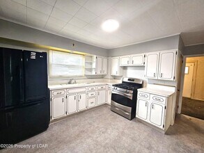 92 N Diamond St in Wilkes-Barre, PA - Building Photo - Building Photo