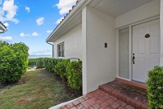 2254 Harbour Ct Dr in Longboat Key, FL - Building Photo - Building Photo