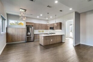 4977 Zuma Ct in Dallas, TX - Building Photo