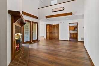1300 W Church St in Livingston, TX - Building Photo - Building Photo