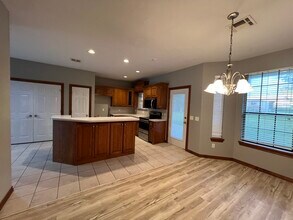 1000 Gale in Moore, OK - Building Photo - Building Photo