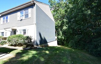 2095 Mary Ellen Ln in State College, PA - Building Photo