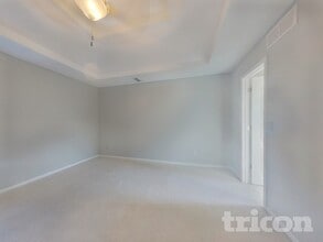 10201 N Lewis Ave in Kansas City, MO - Foto de edificio - Building Photo