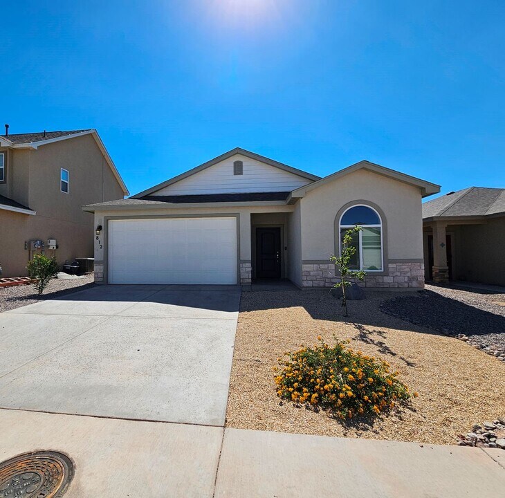812 Valencia in Alamogordo, NM - Building Photo