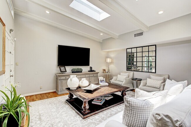 751 W 43rd St in Houston, TX - Building Photo - Building Photo