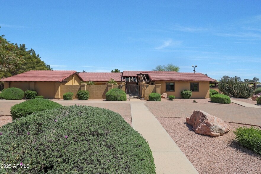 10825 N 85th Pl, Unit Unit 1 in Scottsdale, AZ - Building Photo