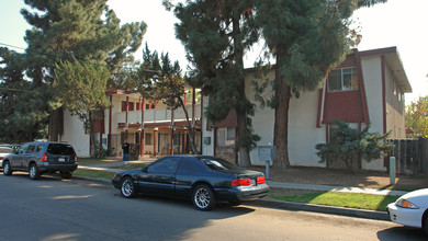 4486 E Sierra Madre Ave in Fresno, CA - Building Photo - Building Photo