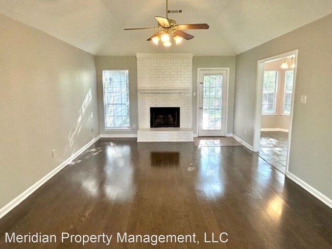 1251 Breezy Gate Dr in Cordova, TN - Building Photo - Building Photo