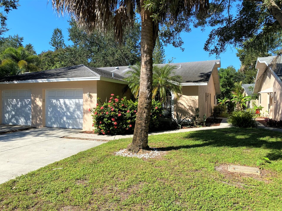 12307 Londonderry Ln in Bonita Springs, FL - Building Photo