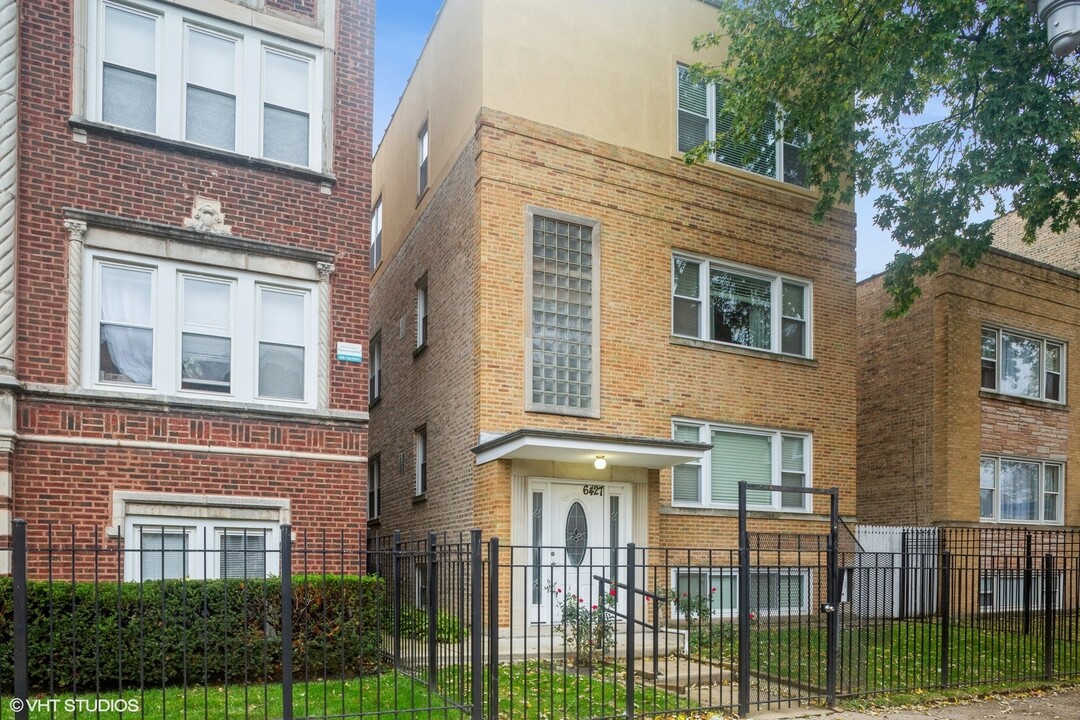 6427 N Albany Ave in Chicago, IL - Building Photo