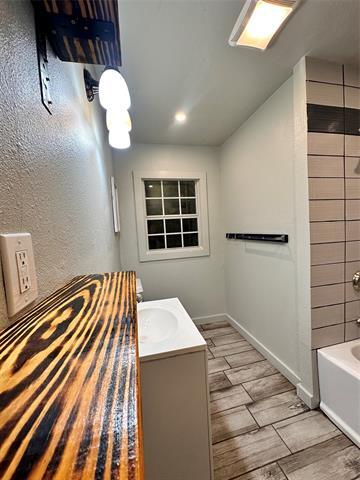 property at 833 Woodland Dr