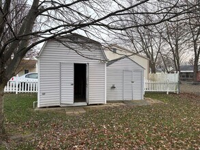 870 Geneva Ave in Columbus, OH - Building Photo - Building Photo
