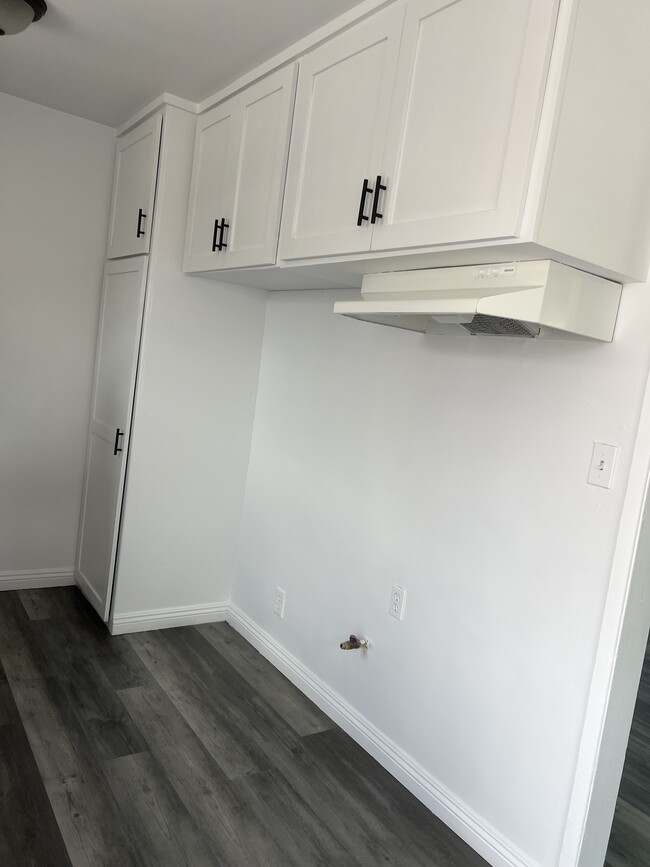 5205 Corona Ave, Unit 5205 in Maywood, CA - Foto de edificio - Building Photo