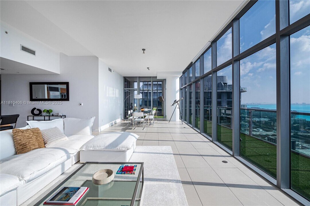 3301 NE 1st Ave in Miami, FL - Building Photo