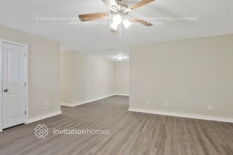 4751 Hairston Crossing Rd in Stone Mountain, GA - Foto de edificio - Building Photo