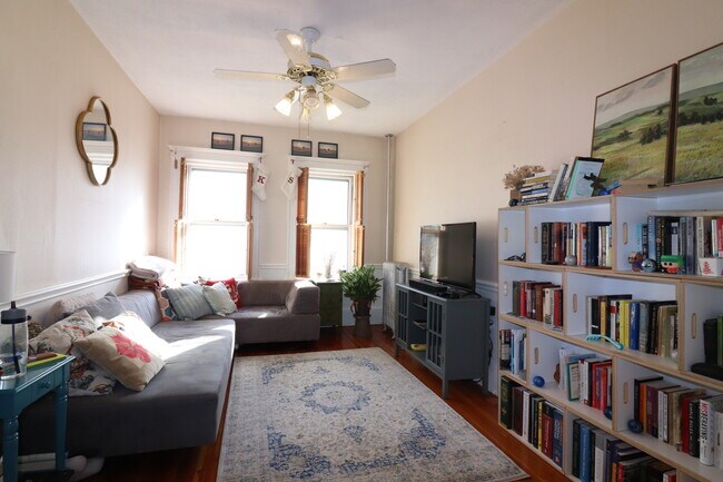 551 Brookline Ave, Unit 1 in Brookline, MA - Building Photo - Building Photo