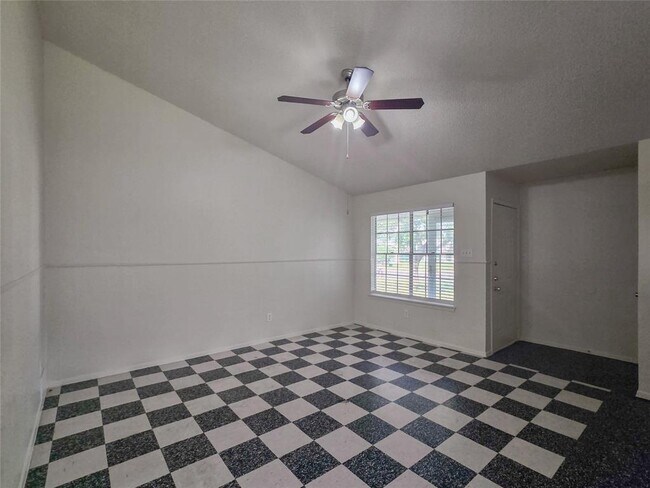 626 Greenlawn Blvd in Round Rock, TX - Building Photo - Building Photo