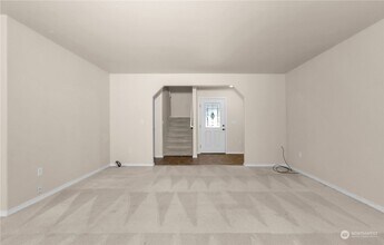 4303 17th Way NE in Olympia, WA - Foto de edificio - Building Photo