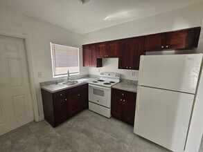 1545 NW 8th Ave in Fort Lauderdale, FL - Foto de edificio - Building Photo