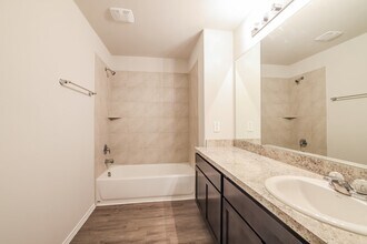 13816 Winding Path Ln in Willis, TX - Building Photo - Building Photo