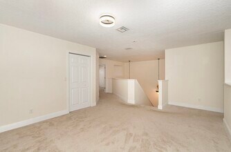 8410 Maria Ct in Cape Canaveral, FL - Foto de edificio - Building Photo