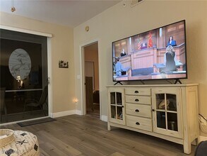 3245 Cypress Glen Way in Naples, FL - Foto de edificio - Building Photo