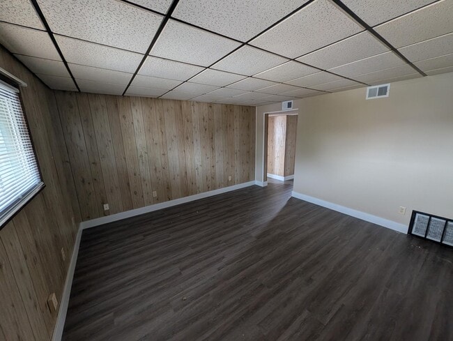 209 W Oak St, Unit 209 #1 in Ellettsville, IN - Foto de edificio - Building Photo