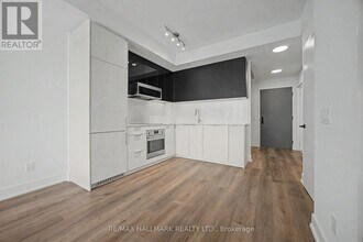 308 Jarvis St in Toronto, ON - Building Photo - Building Photo