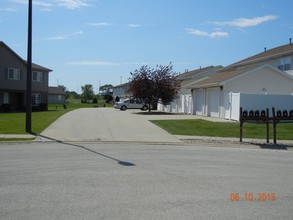 4 Unit Apartment Building in Bourbonnais, IL - Building Photo - Building Photo