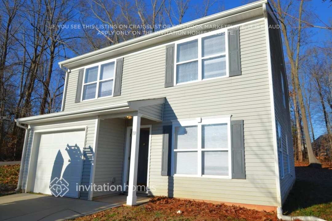 10 Riverside St in Lowell, NC - Building Photo