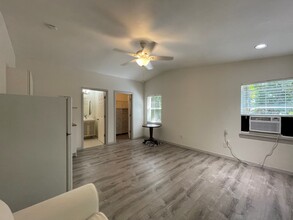 7034 Delora Dr in Orlando, FL - Building Photo - Building Photo