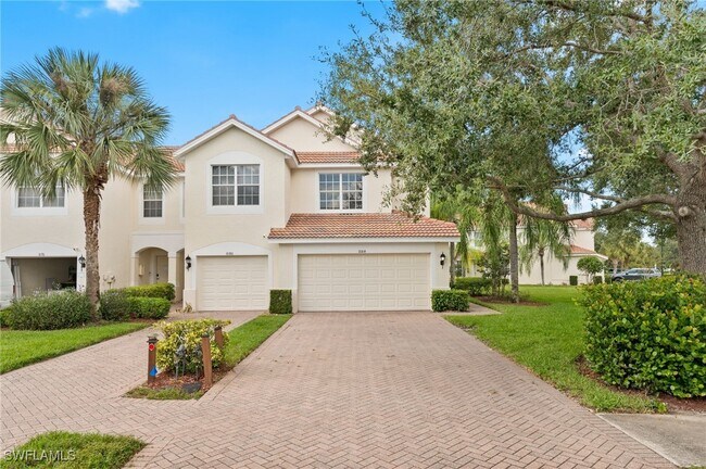 1084 Hampton Cir in Naples, FL - Building Photo - Building Photo
