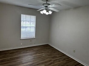 128 Royal Ln in Commerce, TX - Building Photo - Building Photo