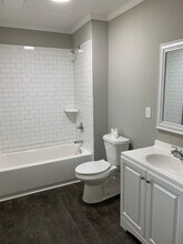 137 Baker St in Monroe, GA - Foto de edificio - Building Photo