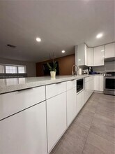 15368 SW 11th St in Miami, FL - Building Photo - Building Photo