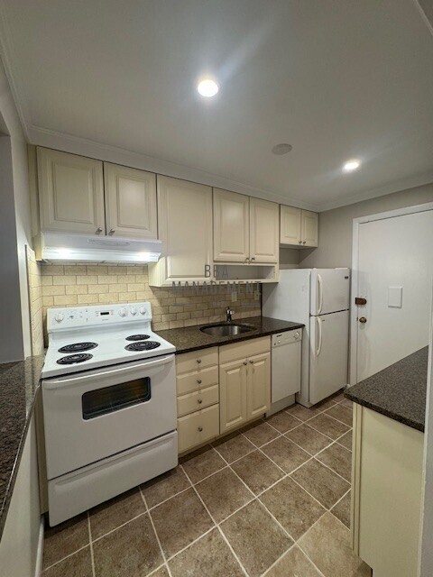 28 Brentwood St, Unit 5