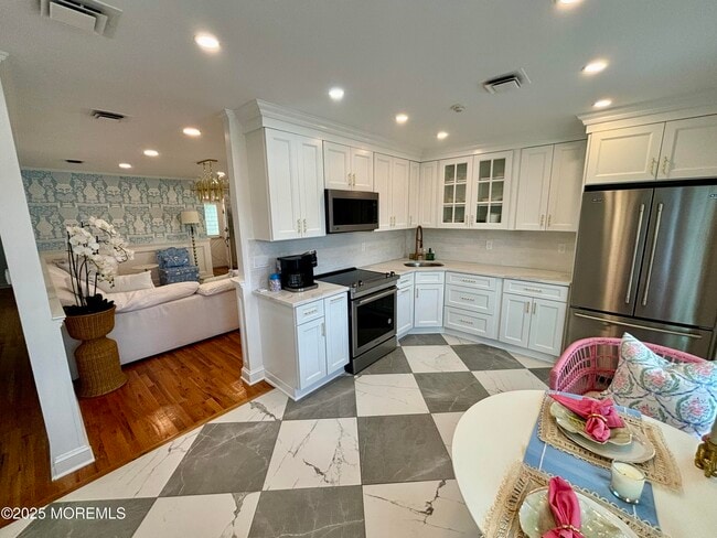 21 Mount St in Bay Head, NJ - Building Photo - Building Photo