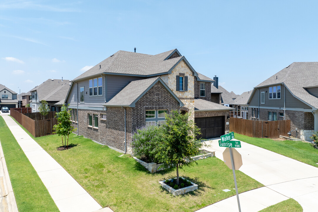 Lakes Of River Trails East in Fort Worth, TX - Building Photo