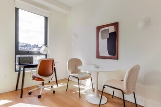 130 Hope St in Brooklyn, NY - Foto de edificio - Building Photo