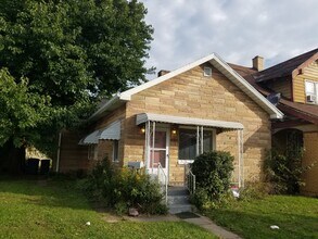 227 Everett St in Toledo, OH - Building Photo - Building Photo