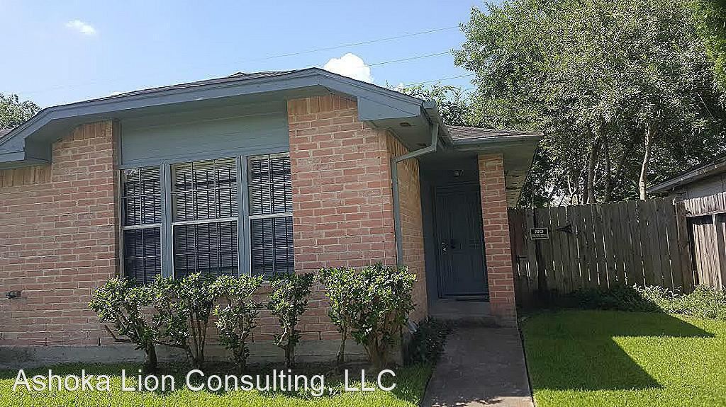 6717 Greenyard Dr Photo