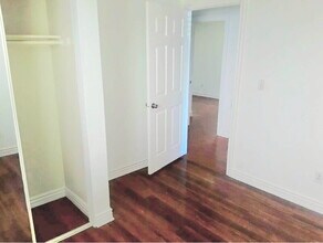 844 W 54th St in Los Angeles, CA - Building Photo - Building Photo