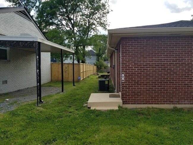 1717 24th Ave N in Nashville, TN - Building Photo - Building Photo