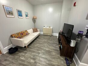 875 Beacon St, Unit 43 in Boston, MA - Building Photo - Building Photo