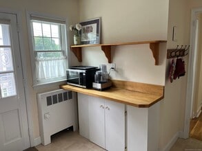 208 Park St in New Canaan, CT - Building Photo - Building Photo