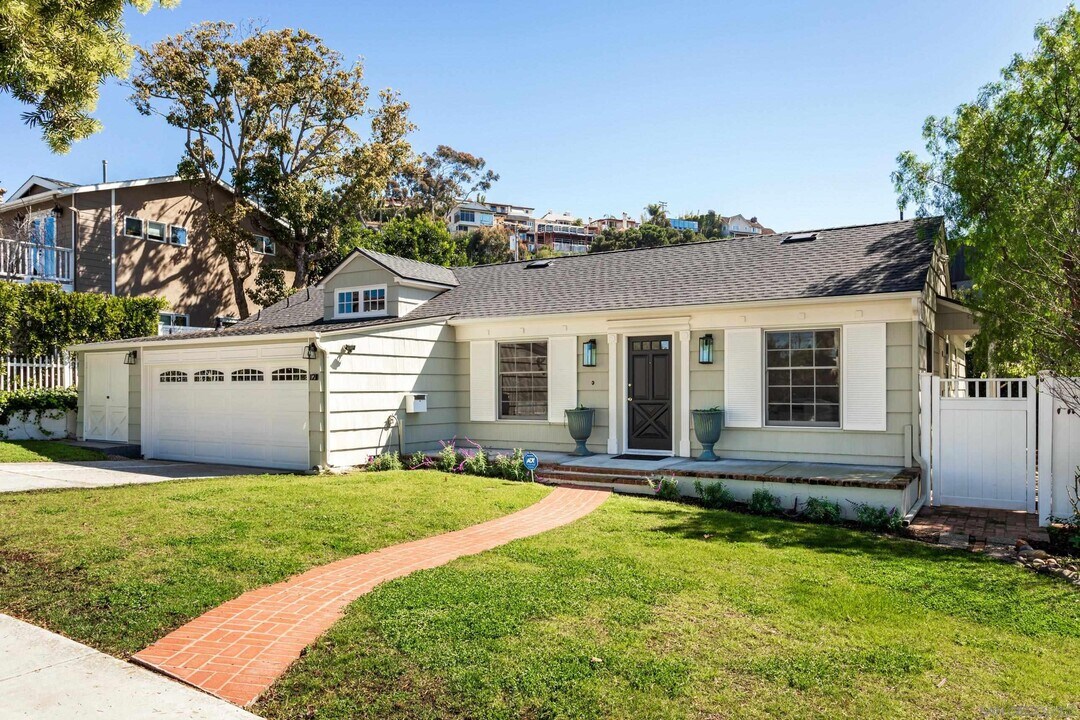 1211 Virginia Way in San Diego, CA - Building Photo